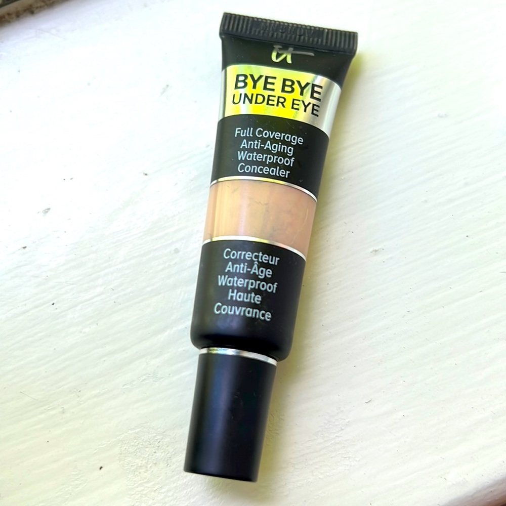 IT COSMETICS/Bye Bye Under Eye Full Coverage Anti-Aging Waterproof Concealer